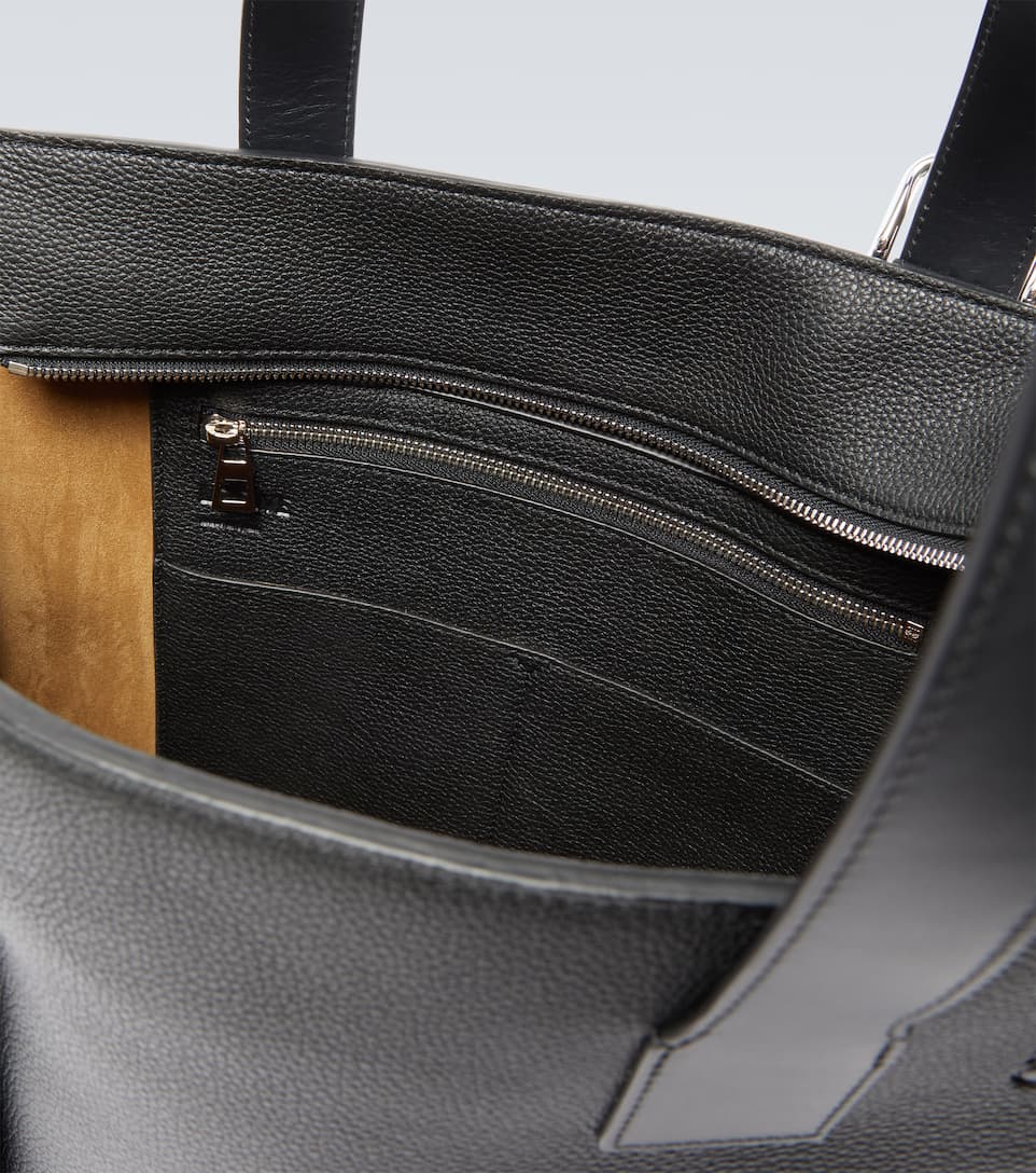 Buckle leather tote bag